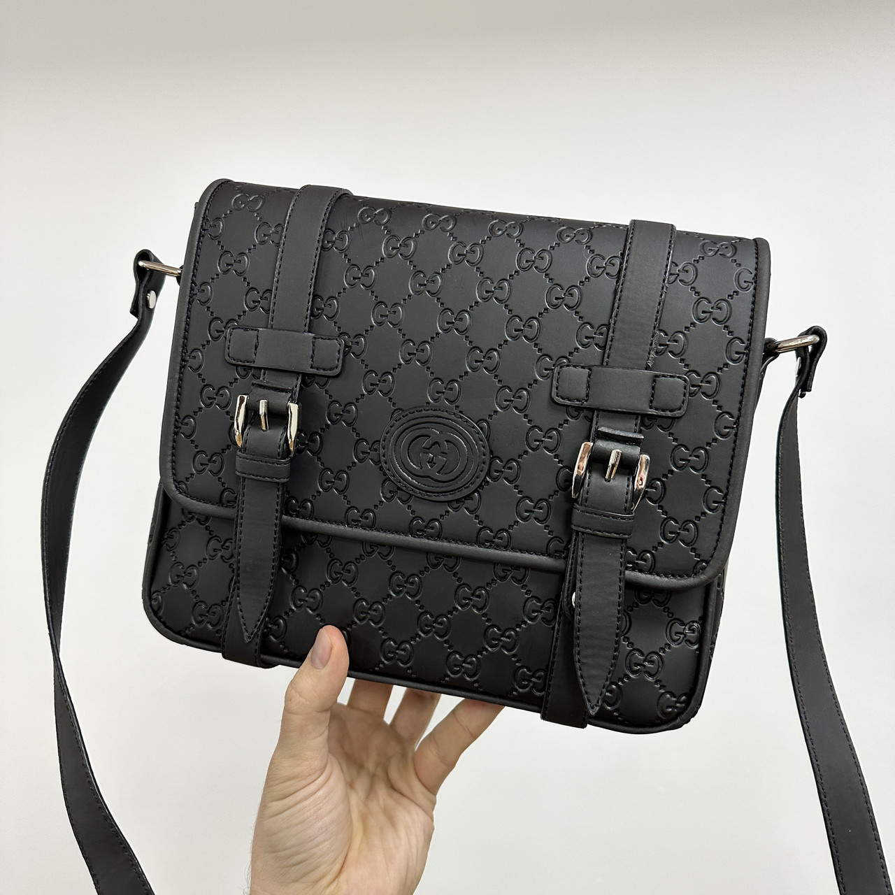 Gucci mens hotsell messenger bag black