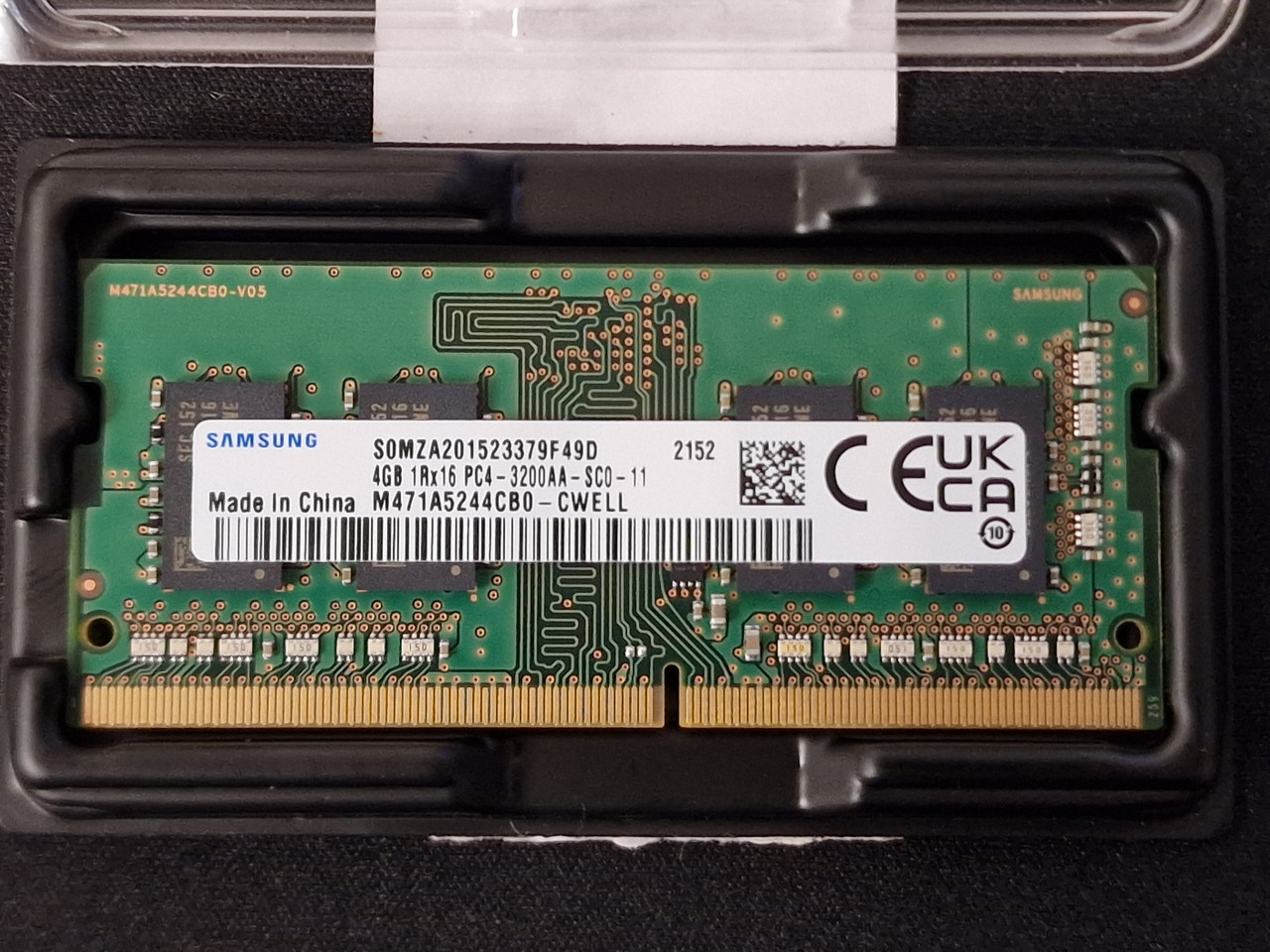 Пам'ять для ноутбуків Samsung 4 GB SO-DIMM DDR4 3200 MHz (M471A5244CB0-CWE)