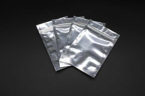 Пакети дой-пак з прозорим вікном і zip-застібкою. 9х11+3см Колір "Срібло" / Пакети дой-пак з прозорим вікном і zip-застібкою., фото 1