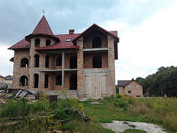 Ще один будинок в с. Чагор