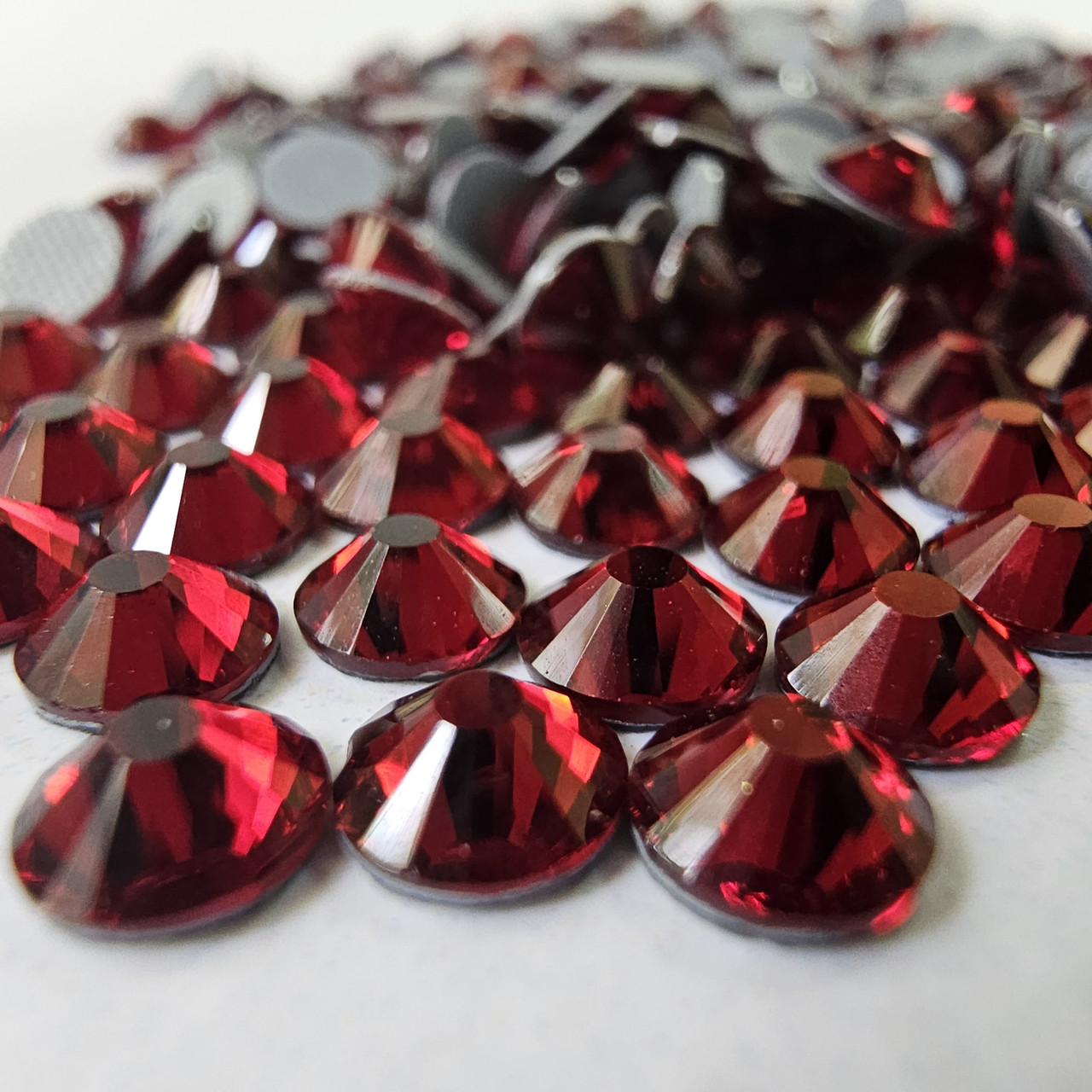 Термо стрази Lux ss16 Garnet (4.0 mm) 100шт