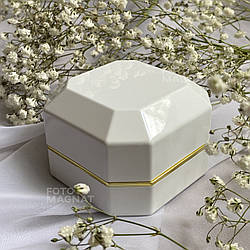 Коробочка для кільця з підсвіткою Classic — Футляр скринька для пропозиції або весілля Білий глянець