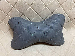 Подушка під голову в машину з перфорованої Екошкіри. Темно-сіра з сірим рядком