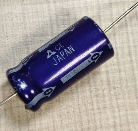 Конденсатор електролитичний 470mF х 50V 25х12мм виводи 40мм Japan, фото 1