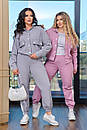 Жіночий спортивний сірий костюм з плащової тканини з лампасами великі розміри, фото 4