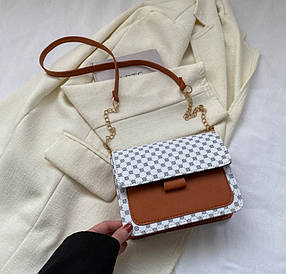 Стильна трендова сумка скринька на ремінці