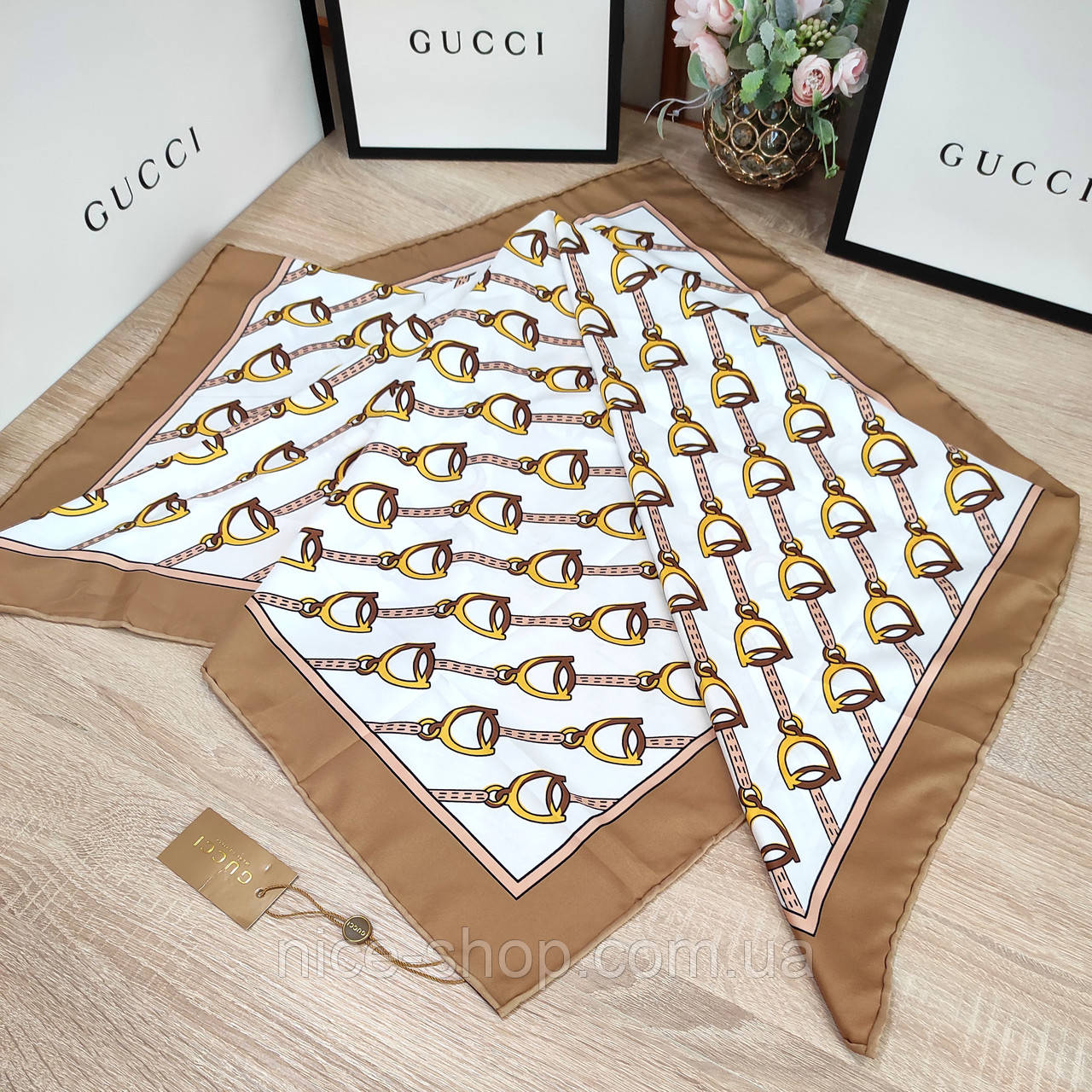 Хустка Gucci шовкова з ручною підшивкою