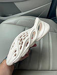 Жіночі сандалії YEEZY Foam Runner Sand (молочні) модні повсякденні босоніжки No Brend Ar7012 top, фото 5