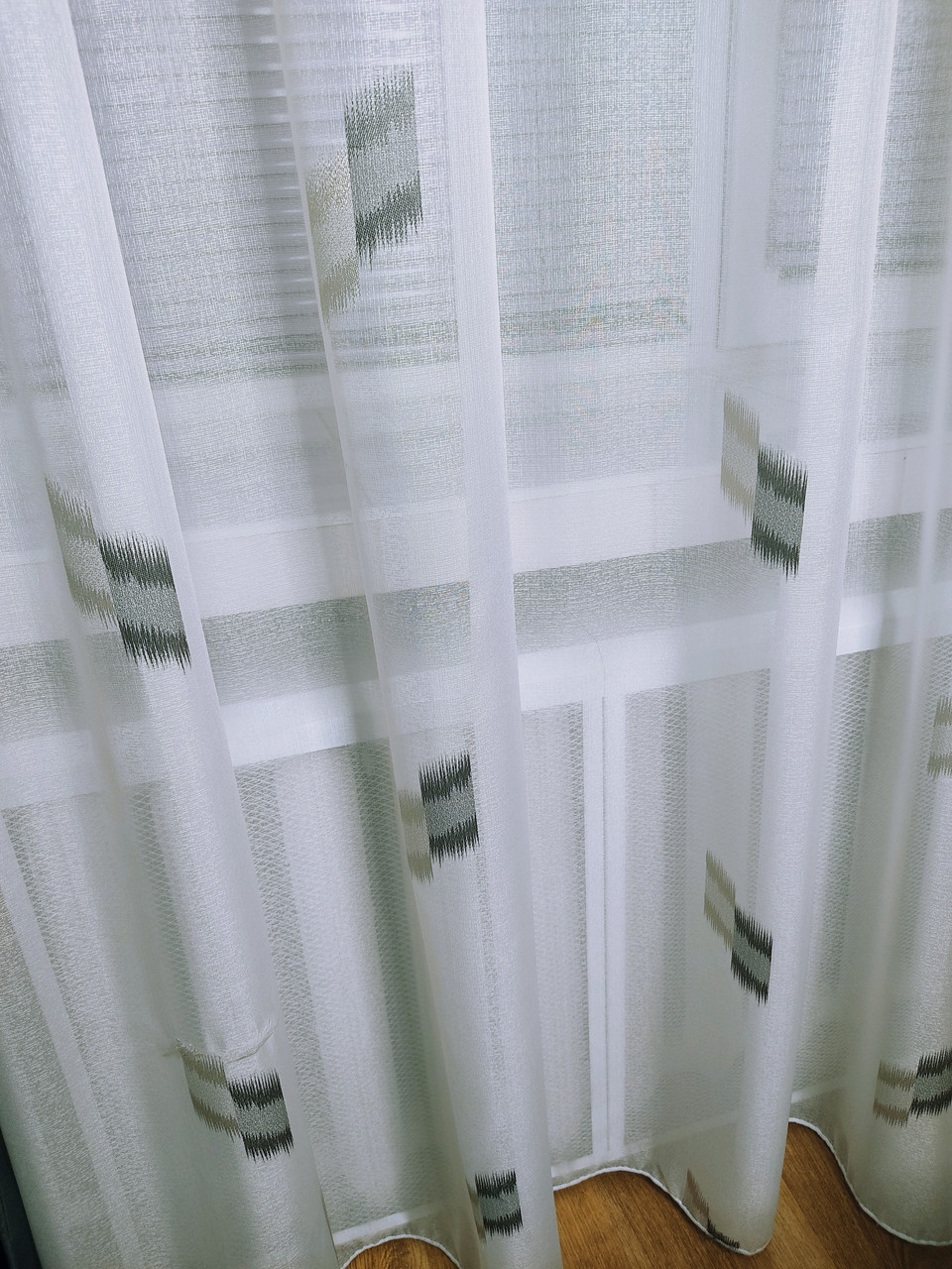 Білий тюль французький кристал із візерунком "Лоскутки" сталь