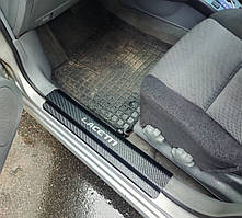 Захист порогів - накладки на пороги Chevrolet LACETTI 5-дверцята з 2004- (Карбон)