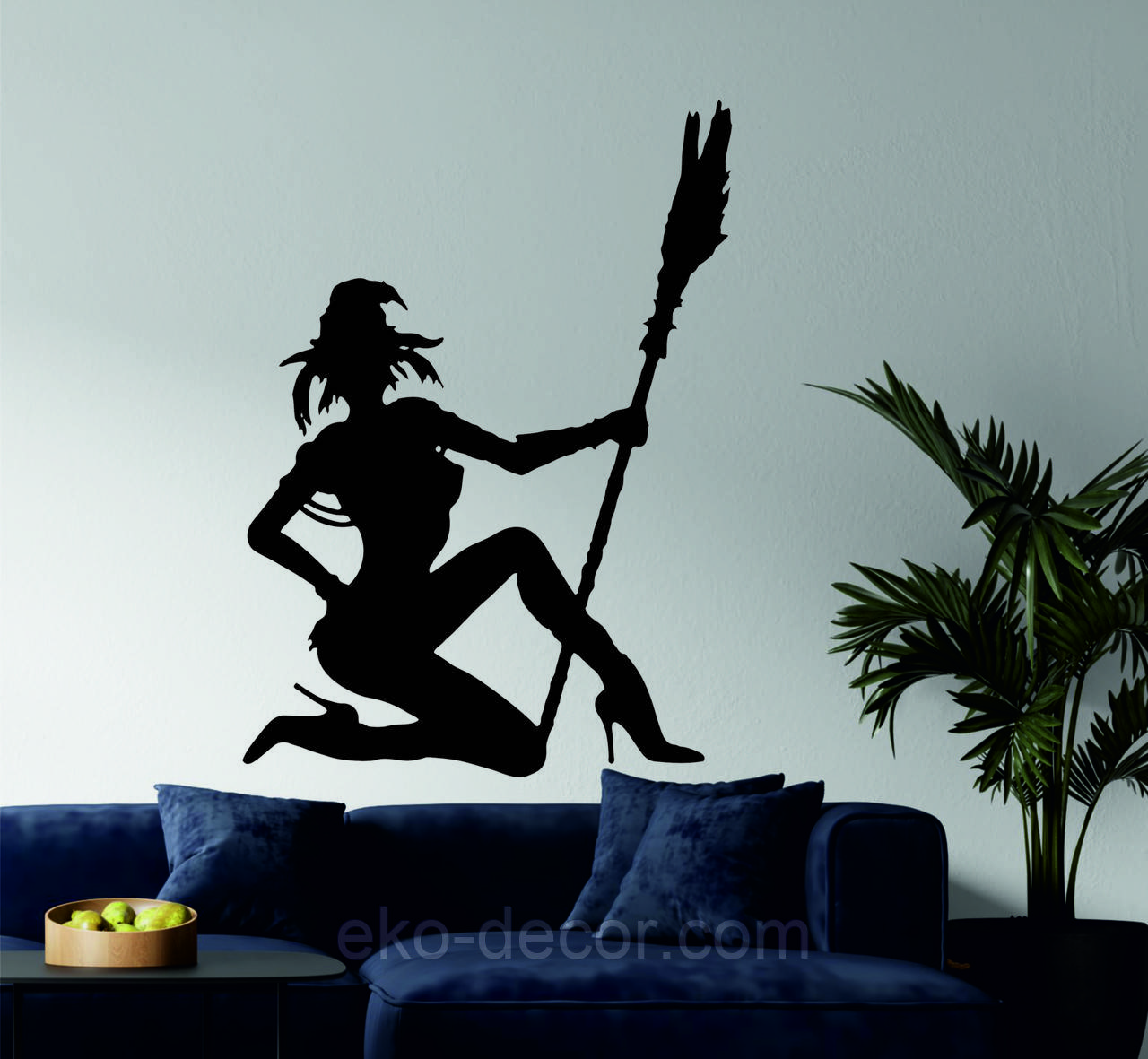 Декоративне настінне Панно «Дівчина з мітлою», Декор на стіну, фото 1