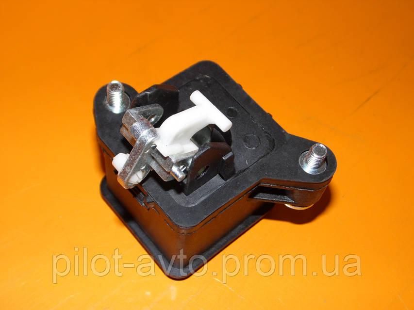 Замок багажника кнопка с ключами на Пассат Б3 универсал VW Passat