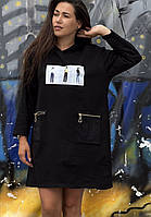 Жіноче молодіжне котонове плаття/туніка з капюшоном,стразами принтом у чорному кольорі.