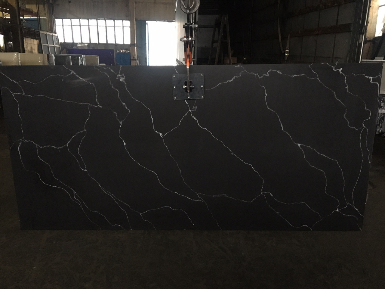Кварцовий камінь Atem 300х140 Venatino Black 1105