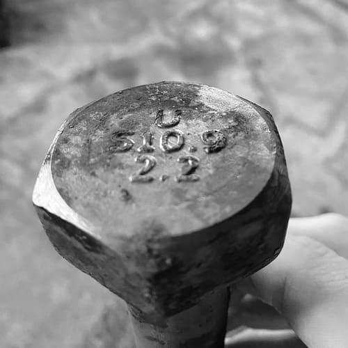 нестандартні болти