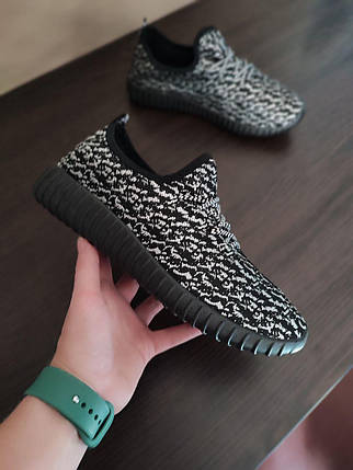 ЗНИЖКА! Літні кросівки Yeezy Boost BLACK / WHITE чоловічі із буст, фото 1