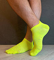 Яркие заниженные мужские носки