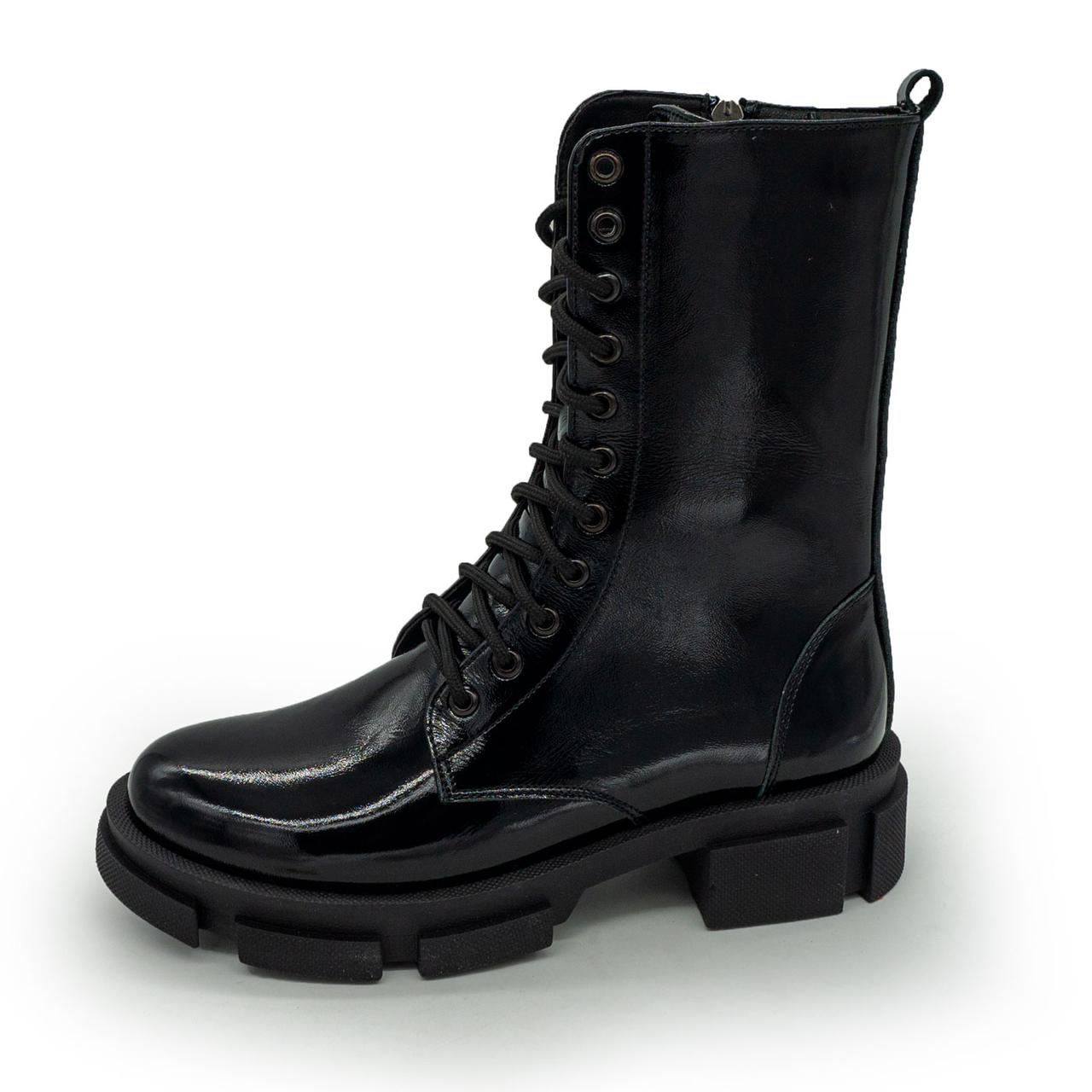 Зимові чорні лакові жіночі черевики в Dr. Martens на платформі - 0022 40. Розміри в наявності: 40, 41.