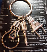 Брелок на ключі сріблястий метал електрична лампочка виделка-викрутка — подарунок електрику