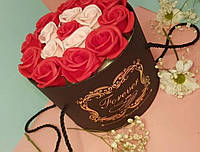 Подарочный КРАСНЫЙ набор мыла из роз в шляпной коробке | Мыльные цветы