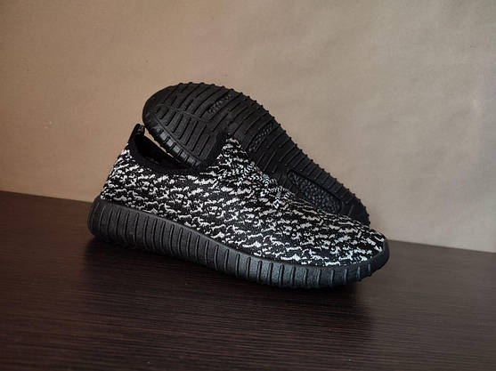 ЗНИЖКА! Літні кросівки Yeezy Boost BLACK / WHITE чоловічі із буст, фото 5