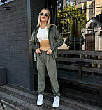 Жіночий велюровий спортивний костюм на змійці з капюшоном кольору хакі, фото 2