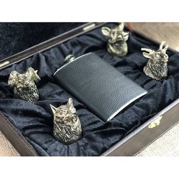 Набір бронзових стопок "Мисливські" (4 шт) з флягою