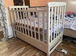 Дитяче ліжко Б/У з маятником у гарному стані + матрацик