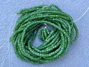 Кришталеві намистини 2мм кубик, грановані - зелений