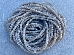 Кришталеві намистини 2мм кубик, грановані - сірий