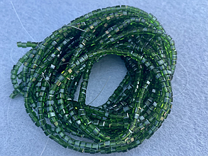 Кришталеві намистини 2мм кубик, грановані - зелений