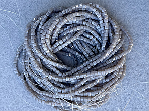 Кришталеві намистини 2мм кубик, грановані - сірий