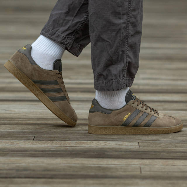 Adidas gazelle brown sole sales