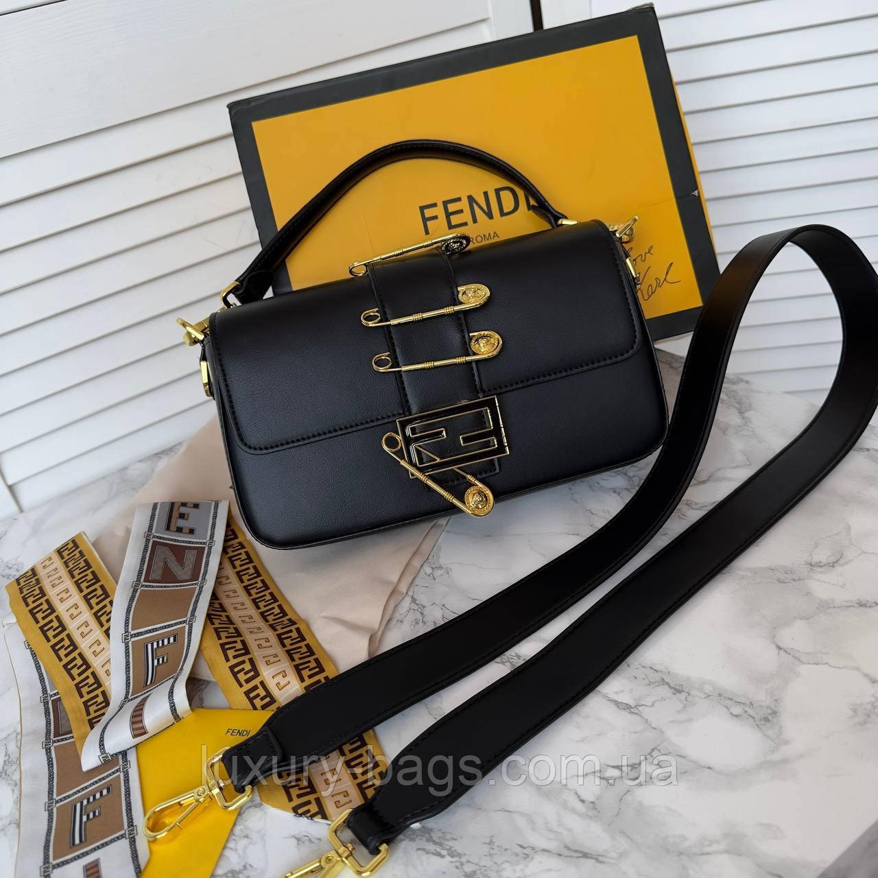 Крута жіноча сумочка Fendi