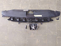 Решетка радиатора накладка замка капота Peugeot 307 2001-2005 000041338