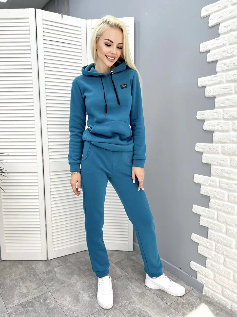 Жіночий костюм на зиму жіноча толстовка з капюшоном на флісі блакитного кольору, фото 1