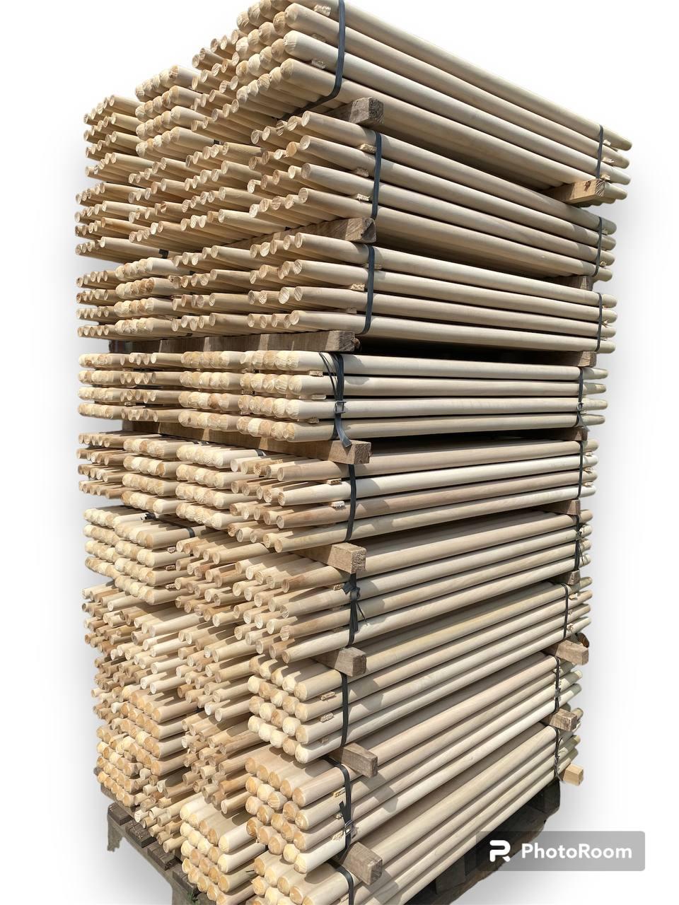 Держак з ясеня довжиною 2,2м, діаметром 30мм