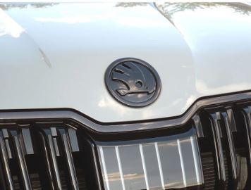 Skoda Шкода Емблема на капот/кришку багажника діаметром 90мм/80мм чорний глянець