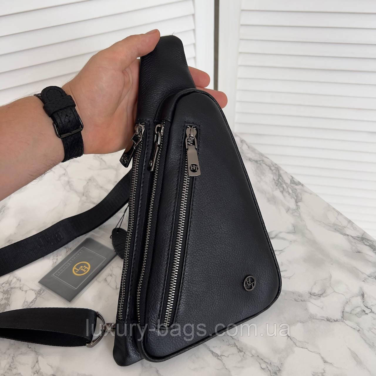 Чоловіча компактна нагрудна сумка-слінг H.T Leather