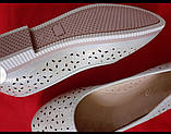 Балетки мокасини літні туфлі жіночі еко шкіряні перфровані світлі, фото 3