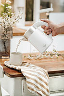 Електрочайник Adler AD 1372 білий