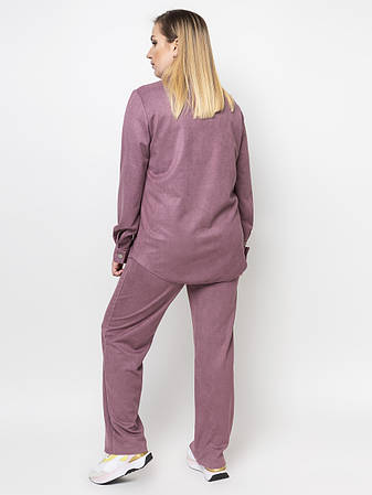 Костюм із замшевої тканини з сорочкою на кнопках і брюками батал, фото 2