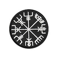 Вышитый шеврон "Компас Викингов Рунический компас Vegvisir" на липучке (черно белый)