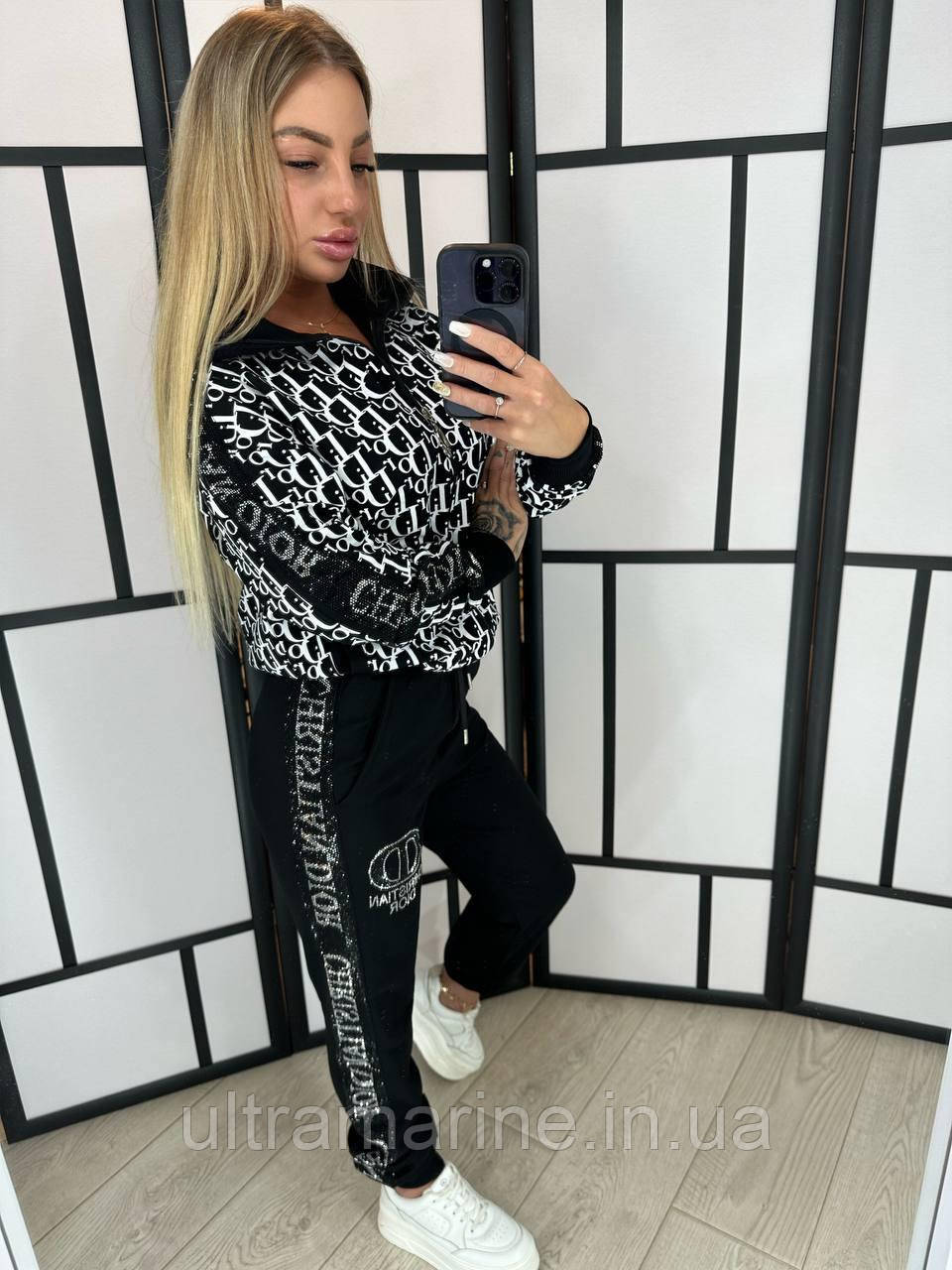 Жіночий спортивний костюм Dior чорний з білим зі стразами (Діор трикотаж Туреччина), фото 1