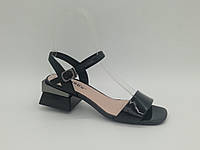 Шкіряні босоніжки Erisses на підборах. Маленькі розміри (35).