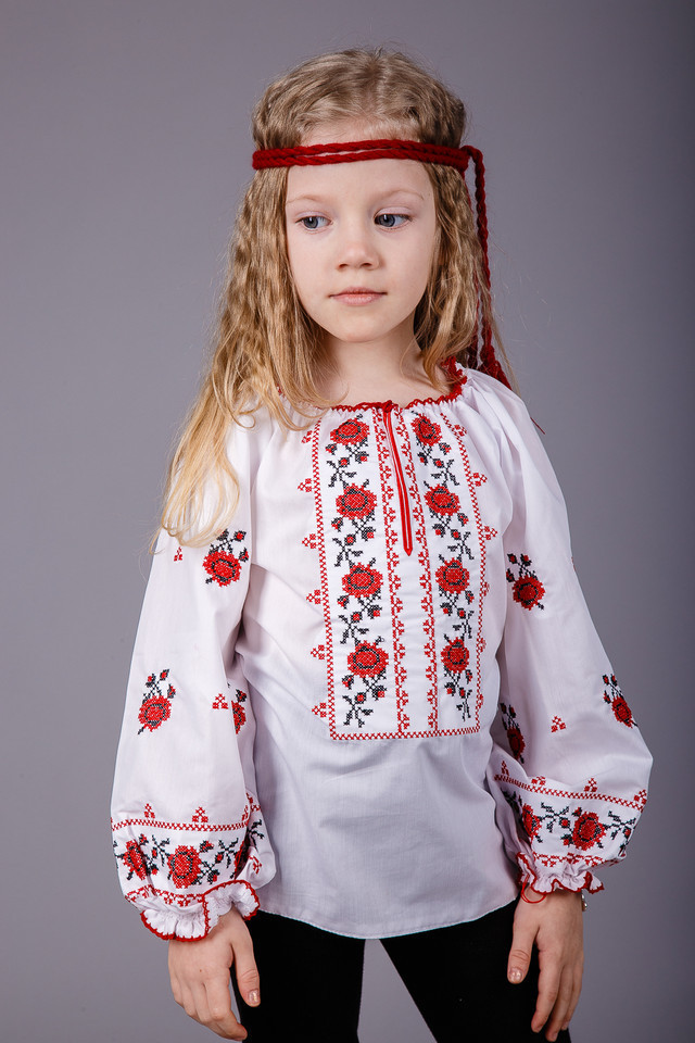Вишиванка дитяча "Рожечка" біла
