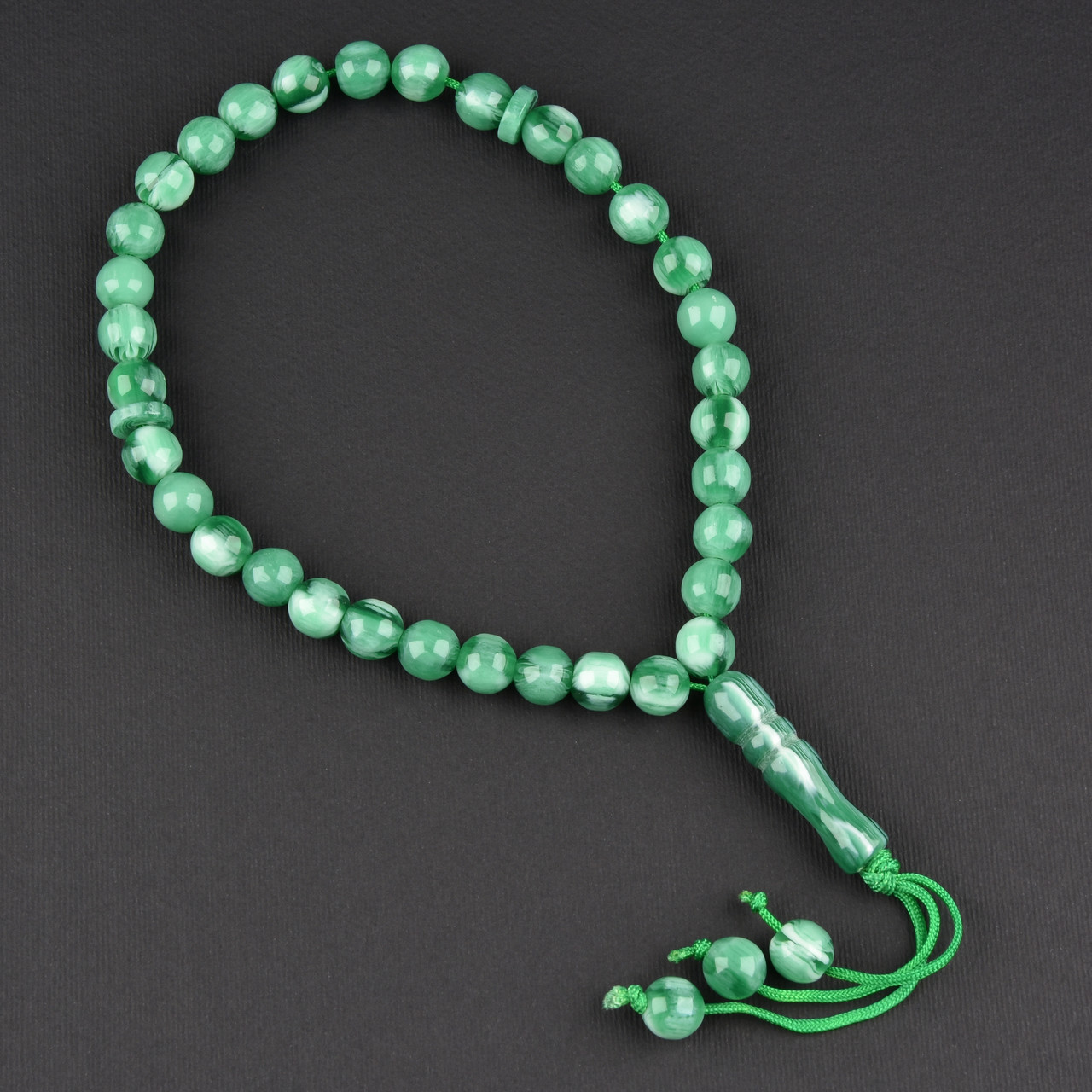 Чітки пластикові із зеленими намистинами та висувною кількістю намистин 33 штуки довжина 70 см - фото 1 - id-p1904363873