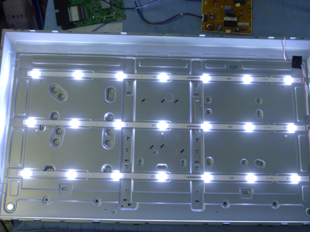 Світлодіодні LED-лінійки Innotek DRT 43inch_A-Type LED_ARRAY_Rev0.0_180220 (Б/В) від LED TV LG 43LK5910PLC.DDRWLDU