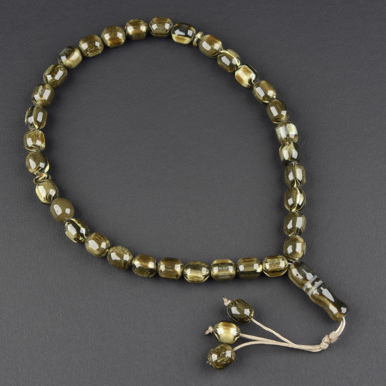 Чітки пластикові з намистинами болотного кольору та висувною кількістю намистин 33 штуки довжина 70 см - фото 1 - id-p1904426340