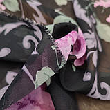 Шифон принт бузкові троянди, вензеля на чорному, фото 2